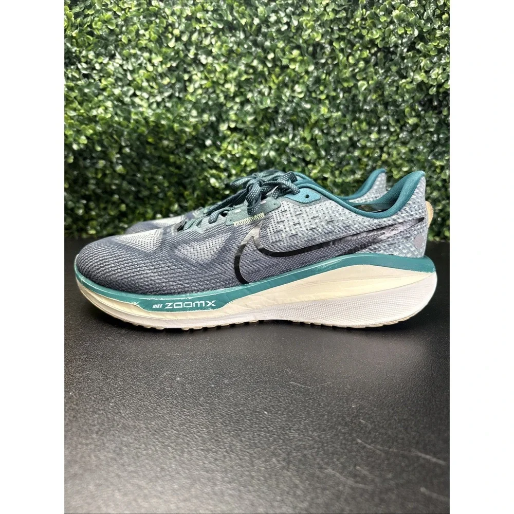 Nike Vomero 17 sneakers Men's Size 10.5 Shoes